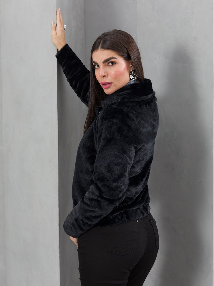 Jaqueta Feminina Peluciada Teddy Gola Alta