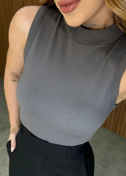 Cropped Gringa Canelado - Chumbo