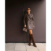 Vestido Leather – Brilho e Poder em Cada Detalhe