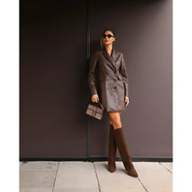 Vestido Leather – Brilho e Poder em Cada Detalhe